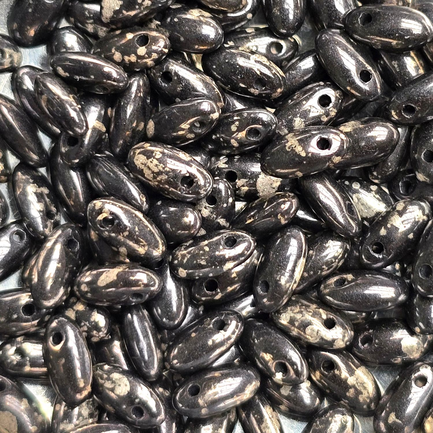 Rizo Beads: Jet Picasso Luster