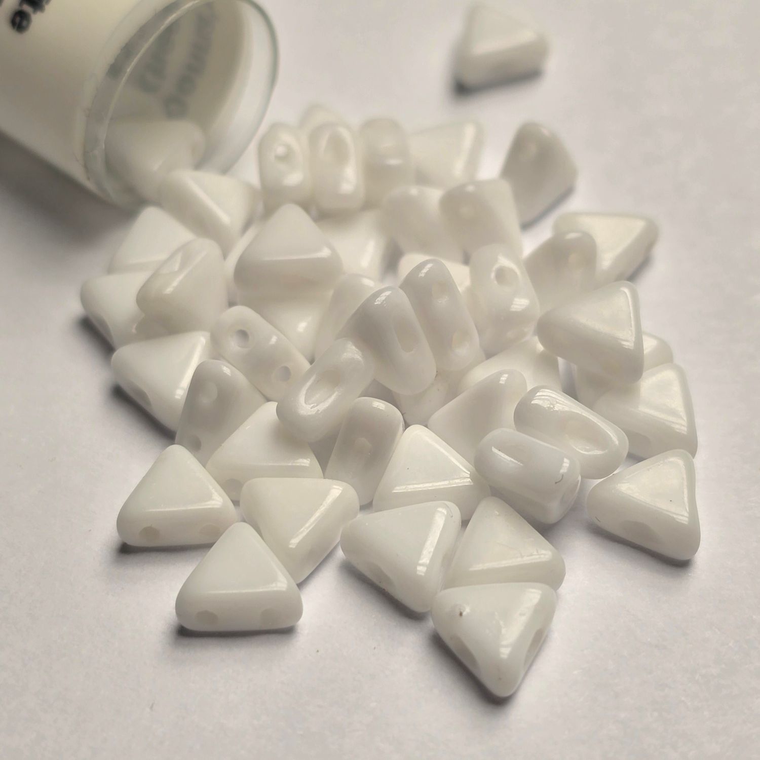 Kheops Par Puca 6mm: Opaque White Kheops Par Puca 6mm: Opaque White