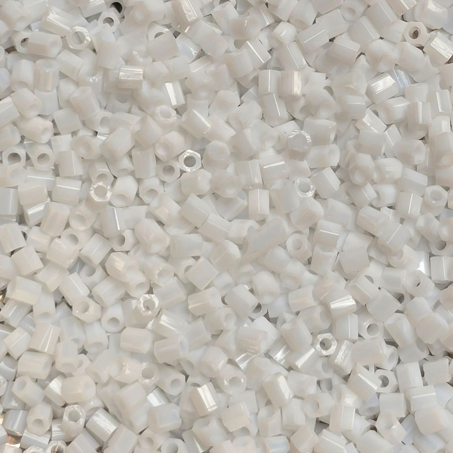 11/0 Hex Seed Beads #402