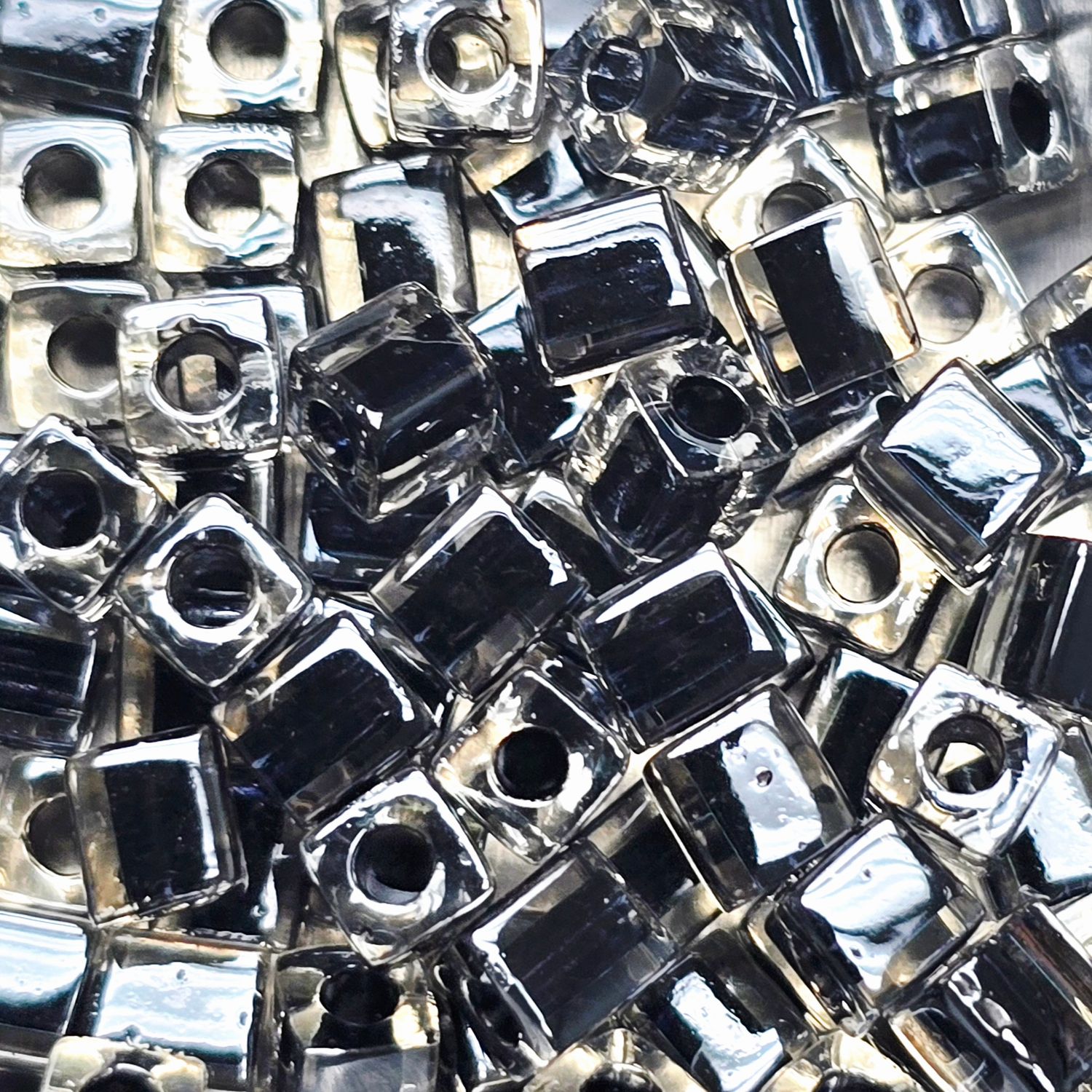 SB4-1106: Miyuki Black Lined Crystal - 4mm Square/Cube Beads