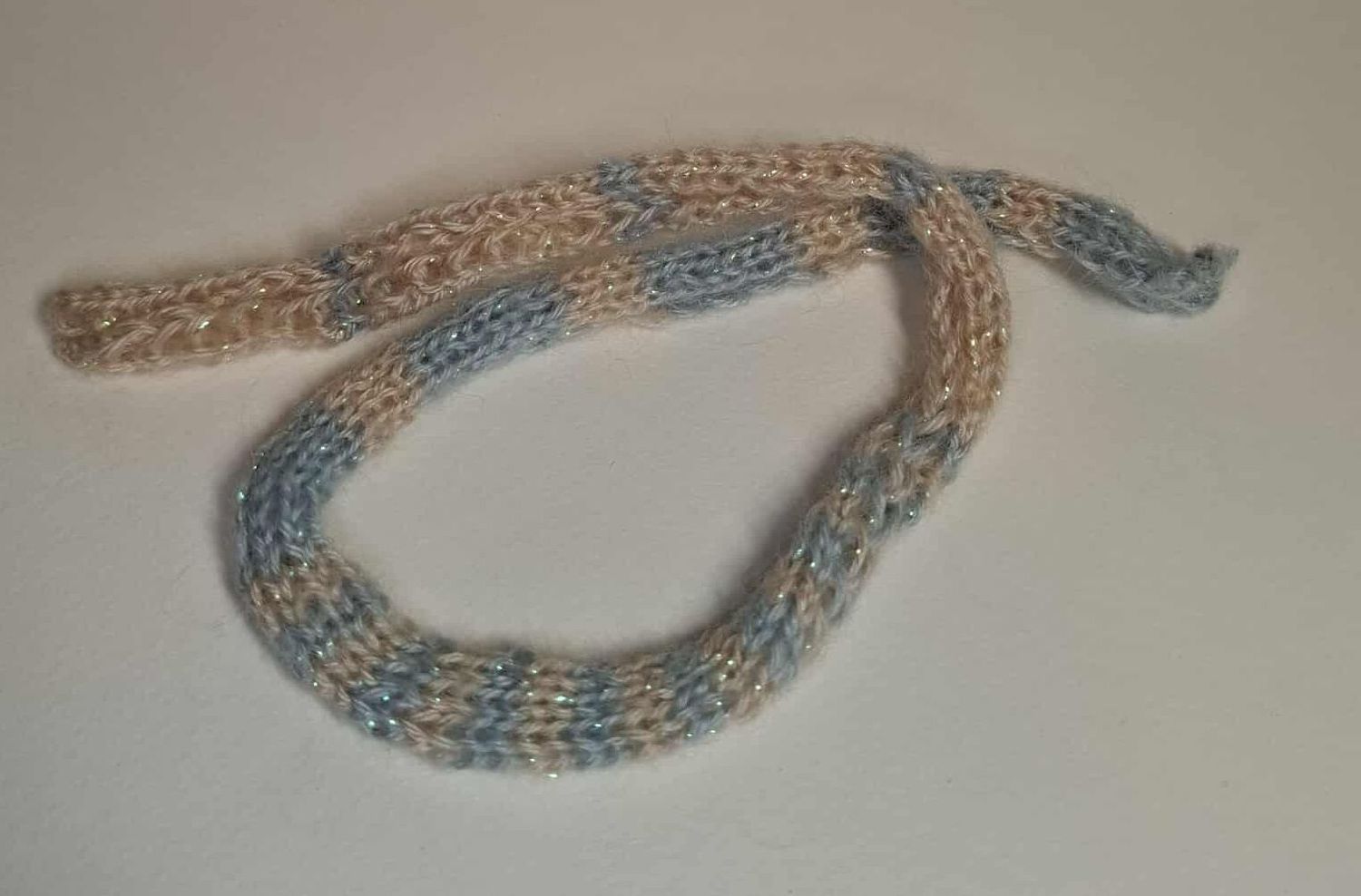 Handgestrickter Schal