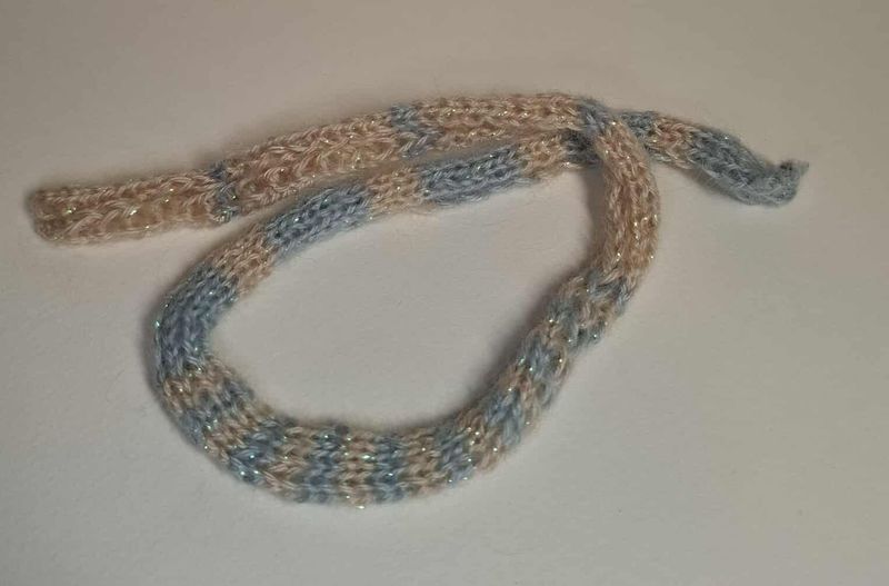 Handgestrickter Schal