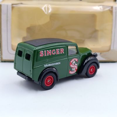 Lledo Days Gone 1950 Morris Z van - Singer Sewing machine advertising