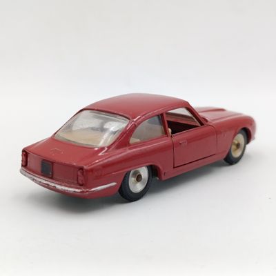 Solido #125 Alfa Romeo 2600 die-cast model car - scale 1/43