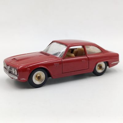Solido #125 Alfa Romeo 2600 die-cast model car - scale 1/43
