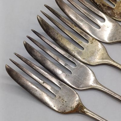 Lot of 6 vintage EPNS cake forks