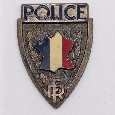 Vintage French police Kepi badge