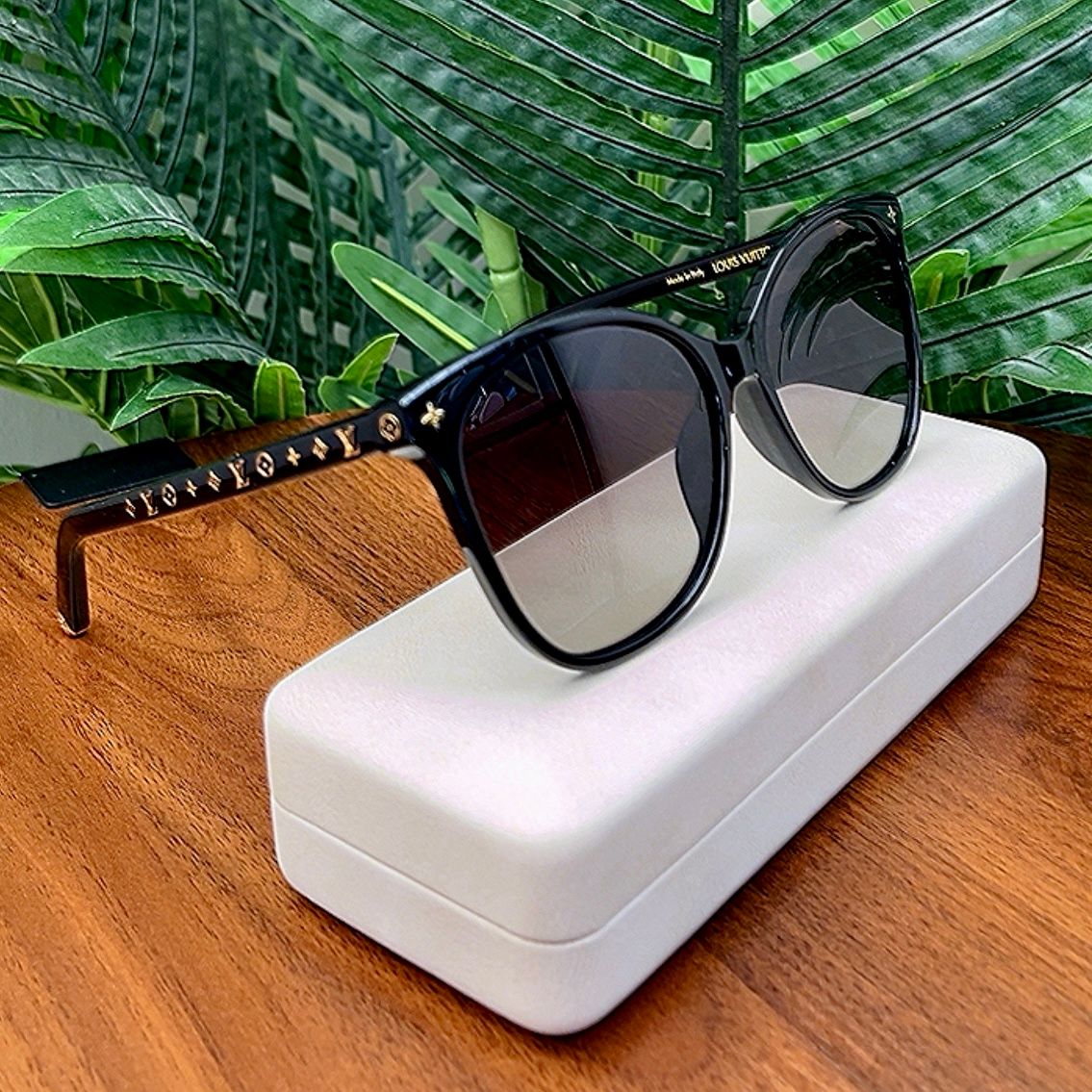 Authentic Louis Vuitton My Monogram Light Cat Eye Sunglasses (LIKE NEW)