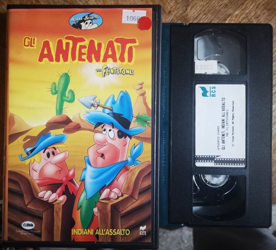 TeknoFilm - VHS – THE FLINTSTONES - GLI ANTENATI - INDIANI D'ASSALTO di William Hanna e Joseph Barbera (1960) - RCS (INEDITO IN DVD) TeknoFilm - VHS – THE FLINTSTONES - GLI ANTENATI - INDIANI D'ASSALTO di William Hanna e Joseph Barbera (1960) - RCS (INEDITO IN DVD)