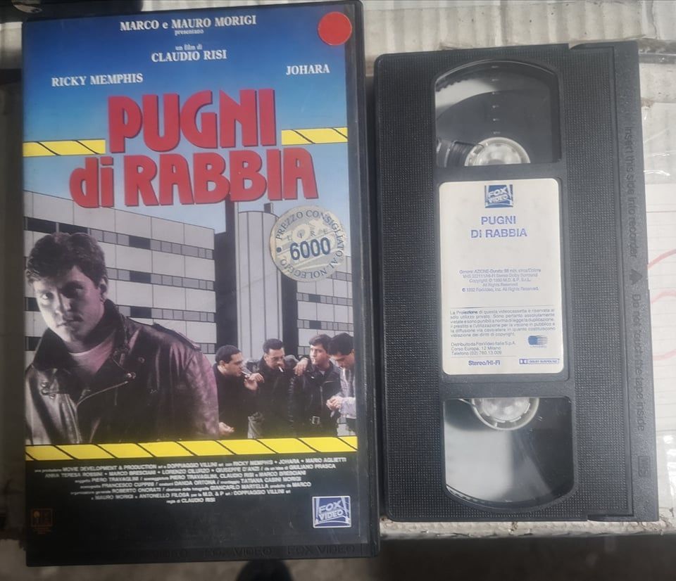 TeknoFilm - VHS – PUGNI DI RABBIA di Claudio Risi (1991) - 20TH CENTURY FOX (INEDITO IN DVD) TeknoFilm - VHS – PUGNI DI RABBIA di Claudio Risi (1991) - 20TH CENTURY FOX (INEDITO IN DVD)