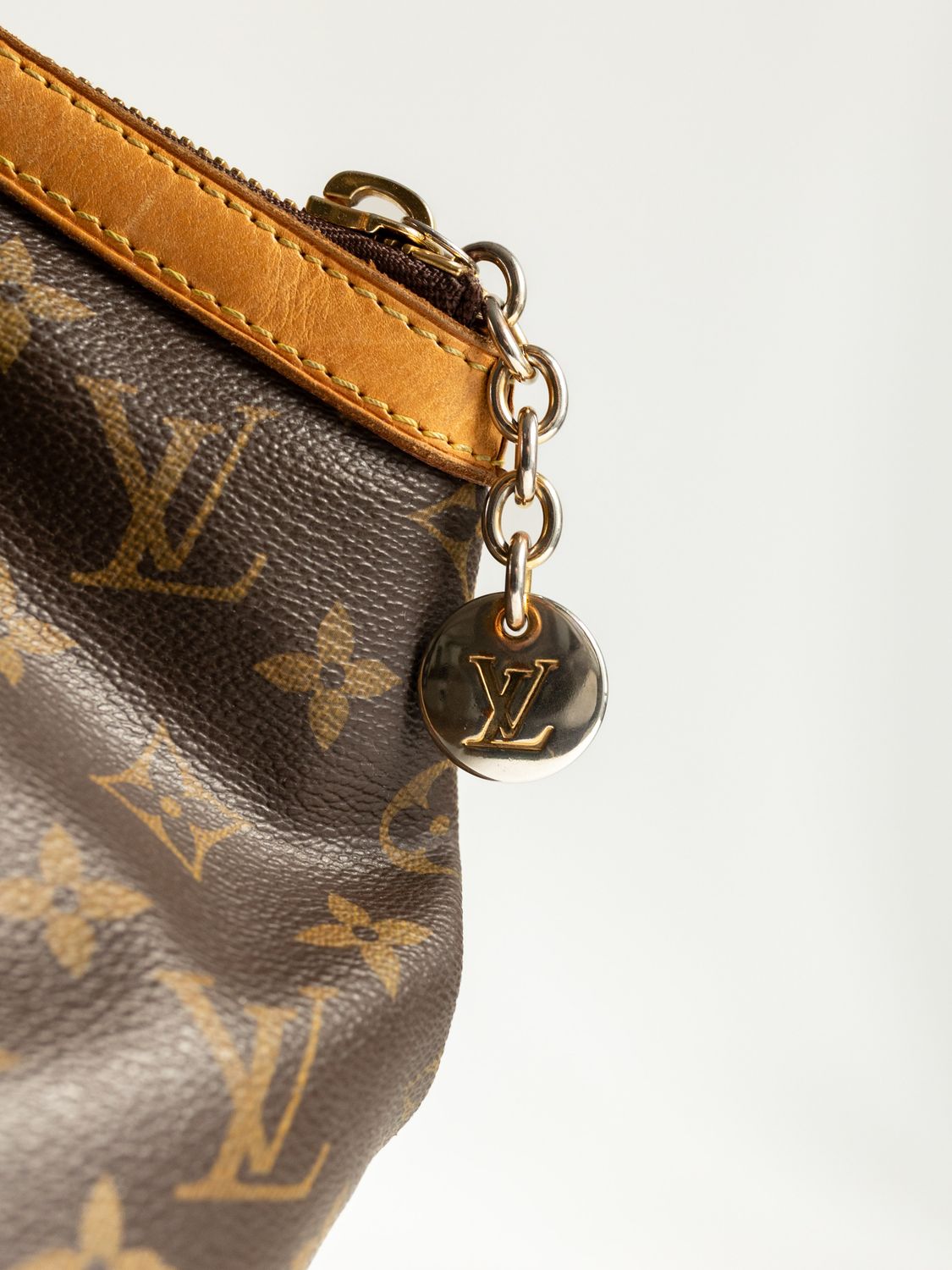 Louis Vuitton Tivoli GM Bag