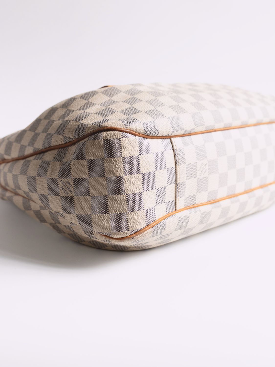 Louis Vuitton Evora MM Bag