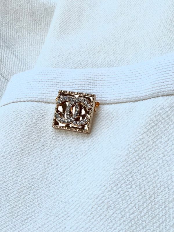 Square gold tone small brooch