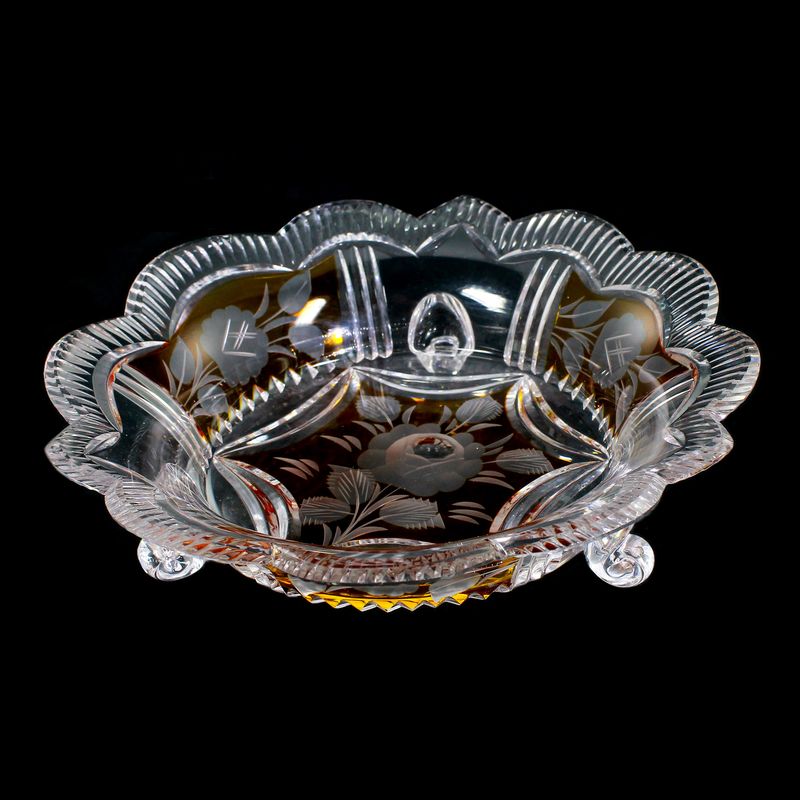 Tripod bowl made of colorless crystal glass with amber etching, Josephinenhütte circa 1935-40.