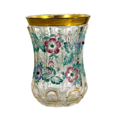 Becher mit floralen Glassanddekor &amp; Glasperlen, Mitte des 19. Jh.