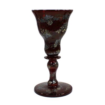 Pokal aus rubinrot lasiertem Glas mit pastoser Silbermalerei, Böhmen um 1860