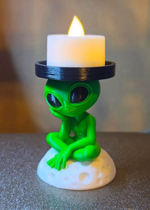 3D Alien Tealight Candle Holder