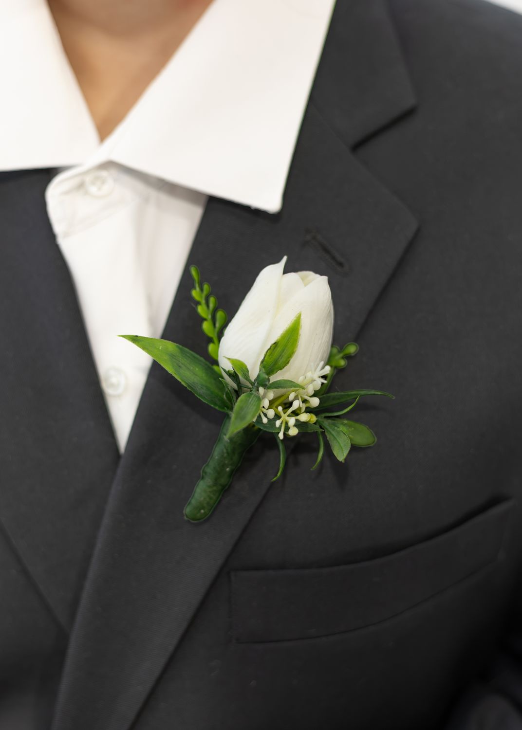 Everlasting Whispers Tulip Boutonniere (Rental)