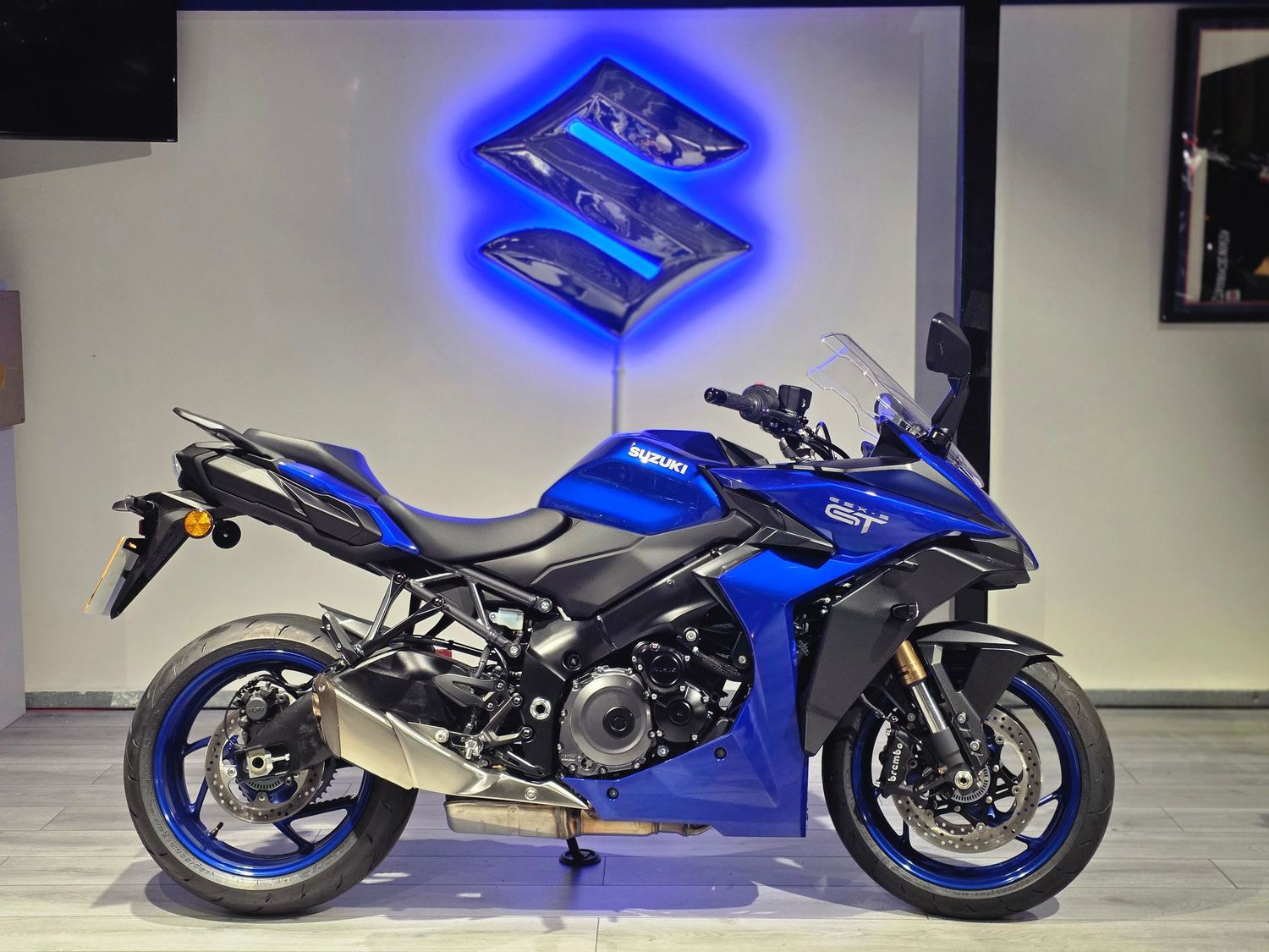 Suzuki GSX-S1000GT+