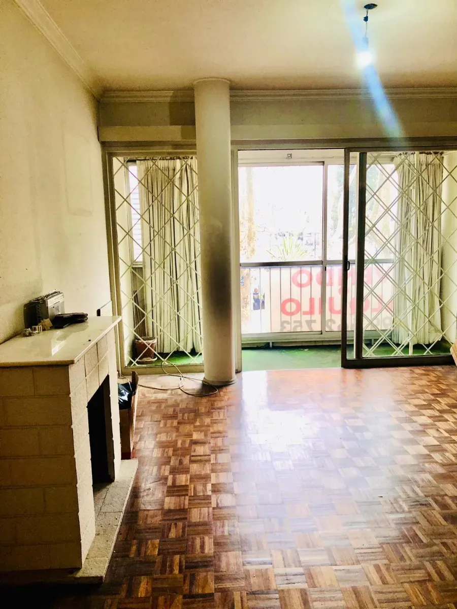 APARTAMENTO AMPLIO DE 130 M² EN VENTA EN PLENO CENTRO | 2 DORM. 2 BAÑOS | BALCÓN, PATIO Y EXCELENTE DISTRIBUCIÓN