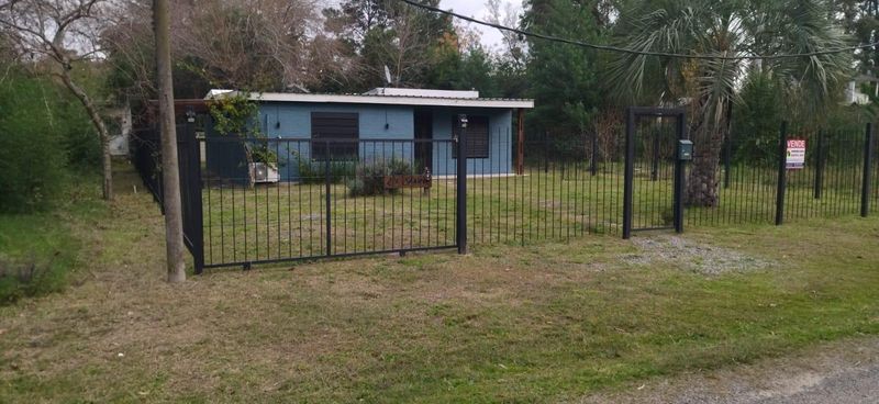 IMPECABLE CHALET A 100 M DEL MAR EN BALNEARIO SANTA ANA COLONIA– 2 DORM. PARRILLERO TECHADO - 600 MS TERRENO