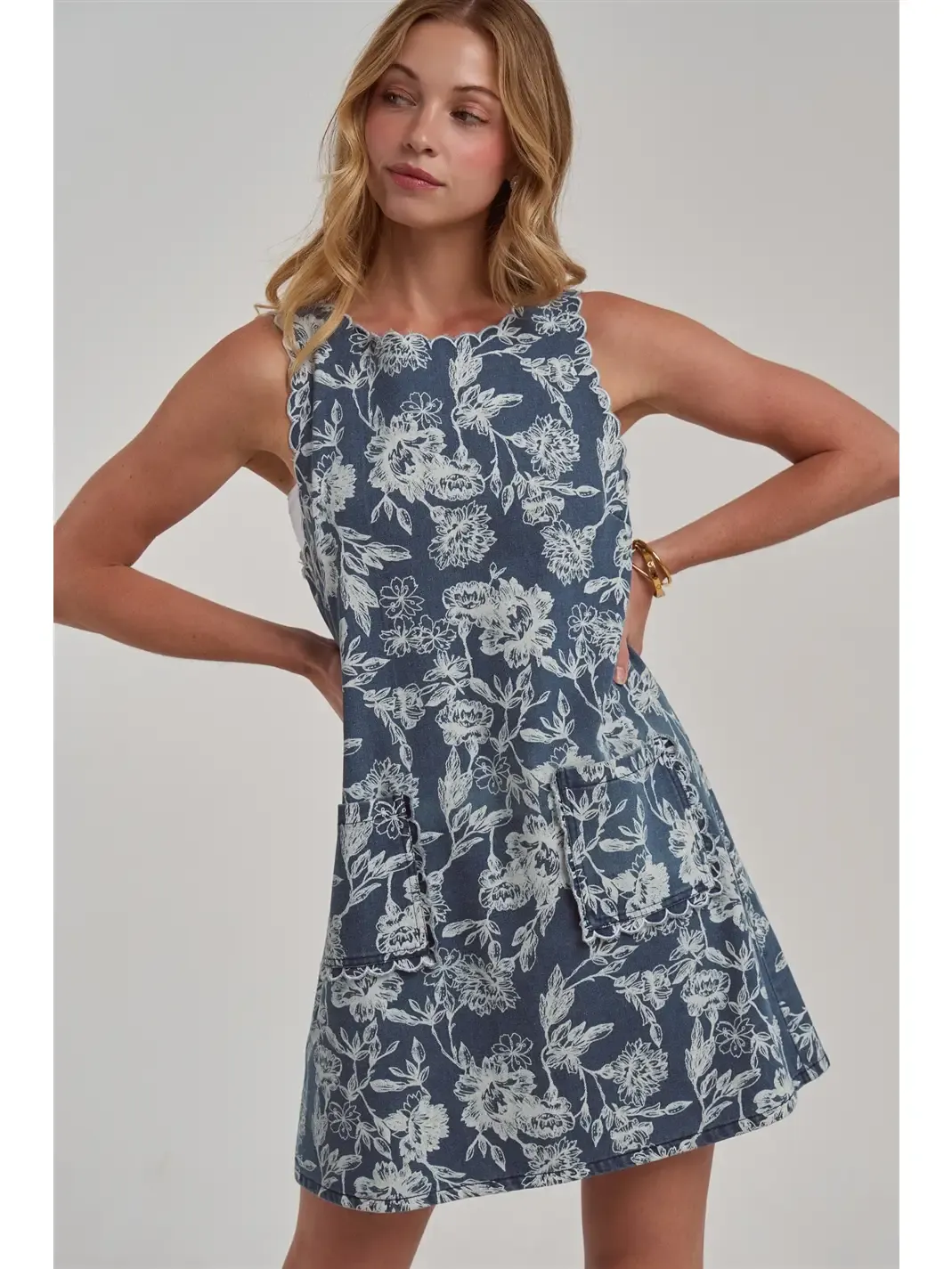 Dress - Sleeveless Denim w/Scalloped Embroidery - Medium