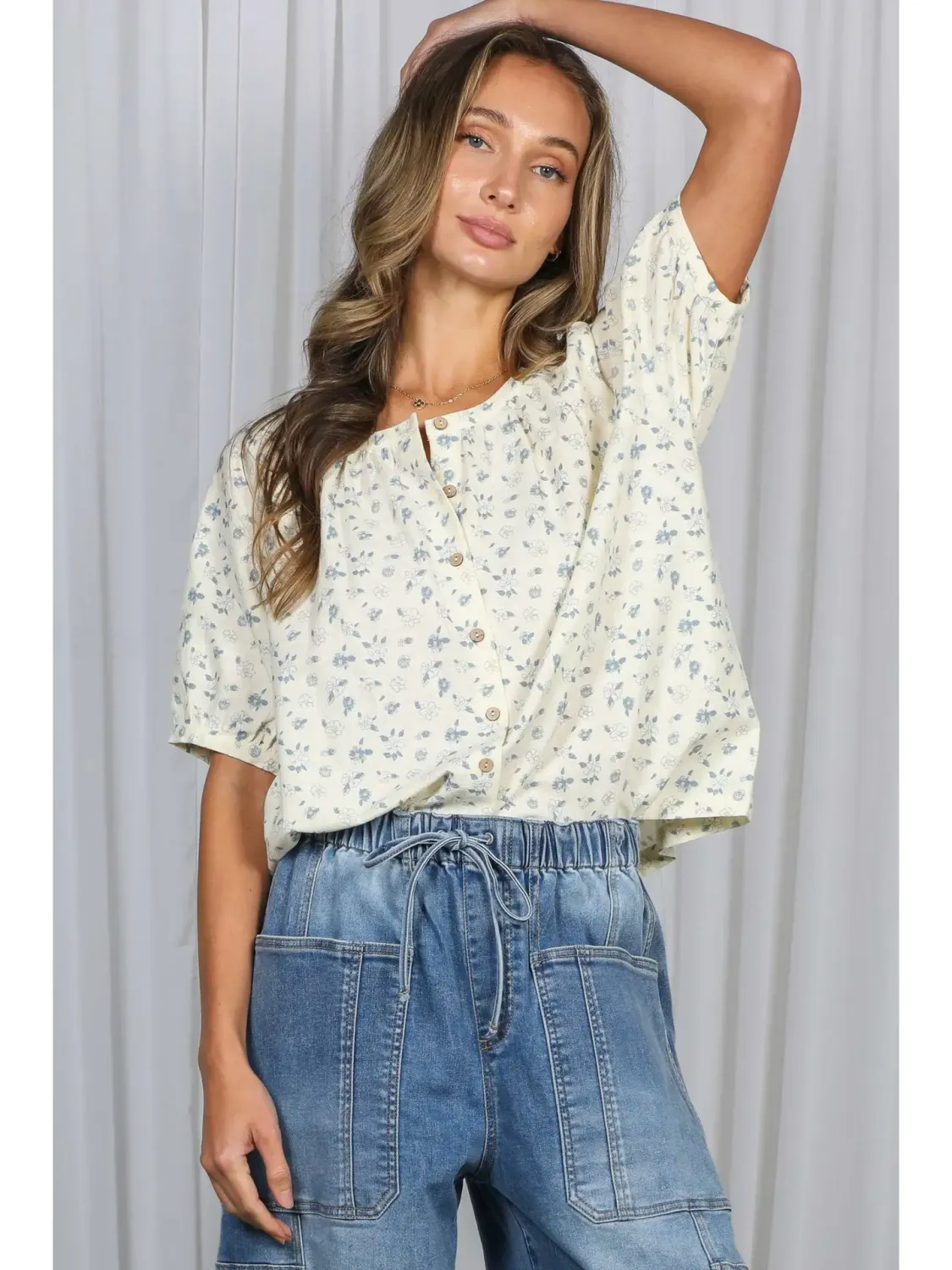 Top - Button Down Cream &amp; Blue Floral - Medium