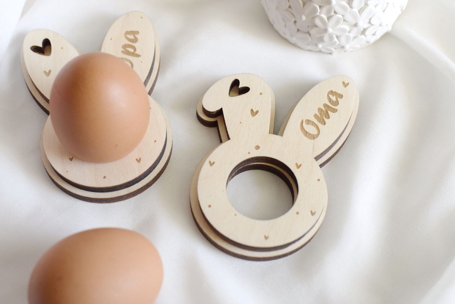 Personalisierter Eierbecher Ostern aus Holz