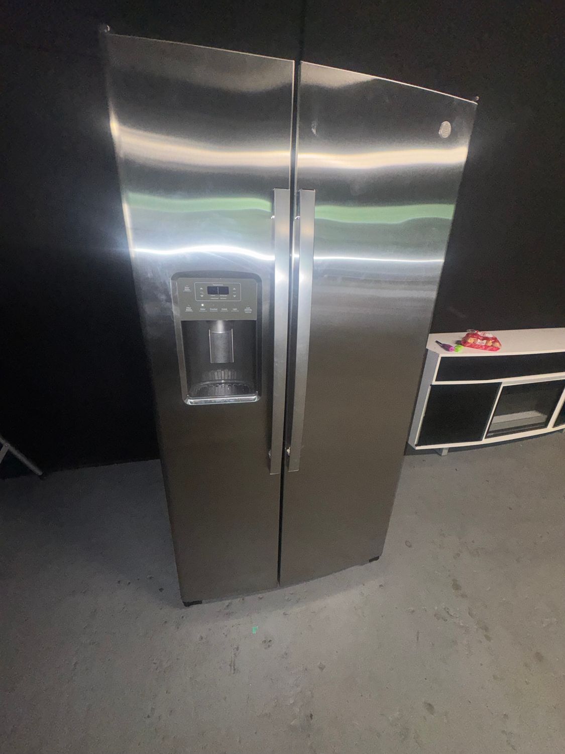 GE GSE25GYPFS 36” Side-by-Side Refrigerator – New Open Box