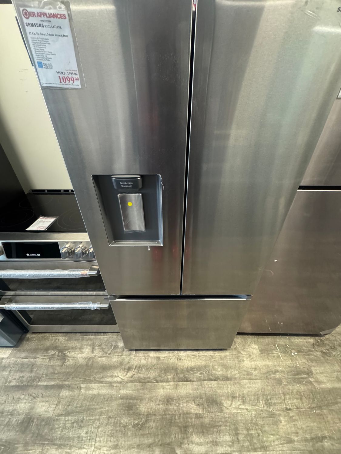 Samsung 22 Cu. Ft. Smart 3-door French Door Samsung 22 Cu. Ft. Smart 3-door French Door