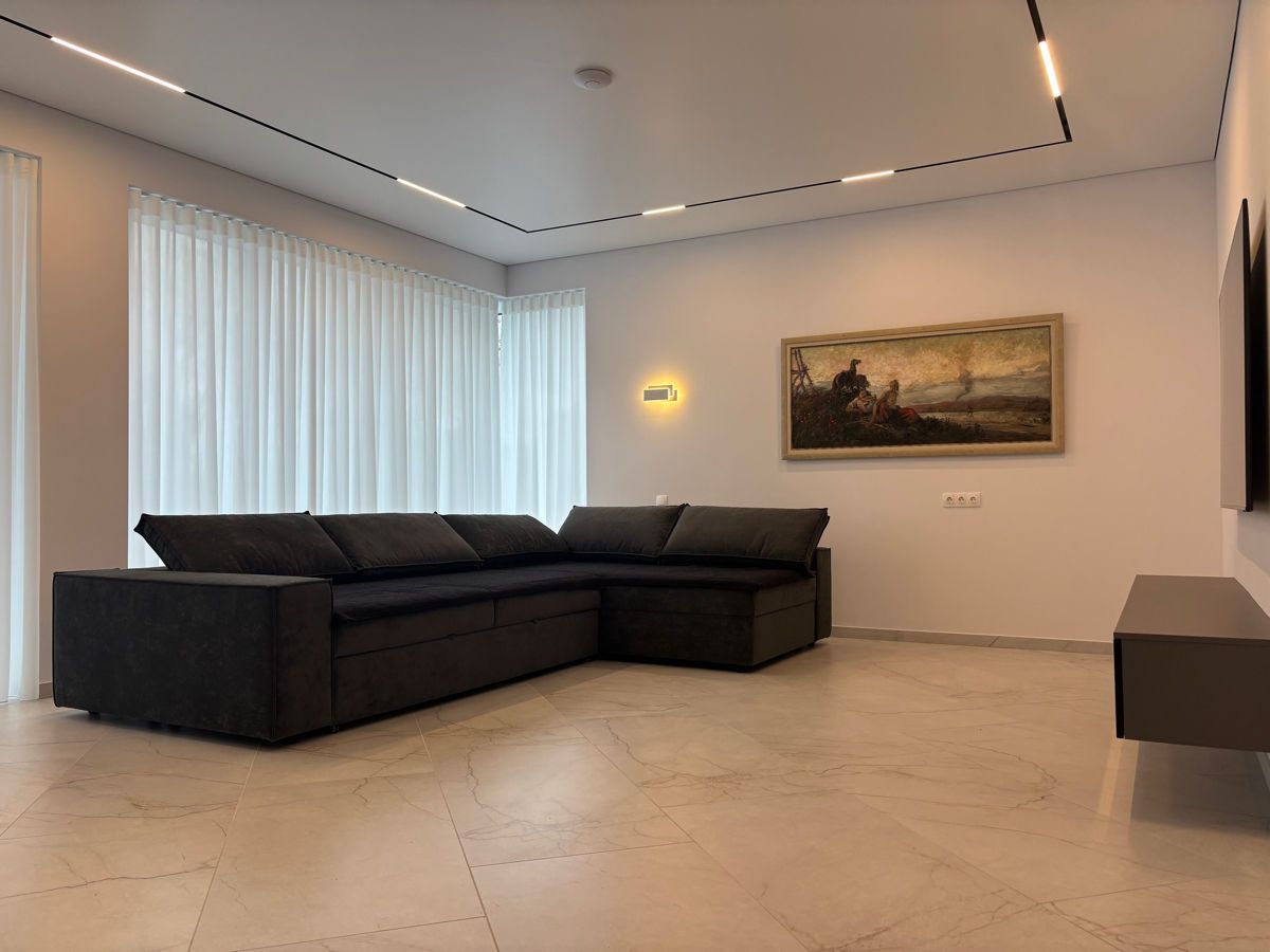 TownHouse în chirie 380 m2 , pret: 5000 euro , Centru, Chișinău.