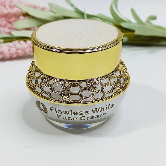 FLAWLESS WHITE FACIAL CREAM