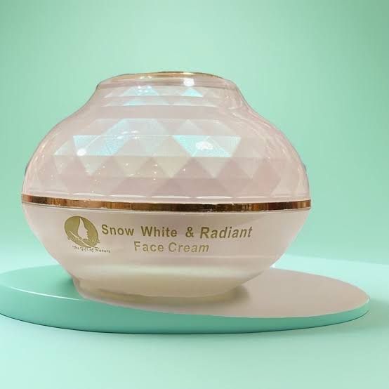 SNOW WHITE FACIAL CREAM