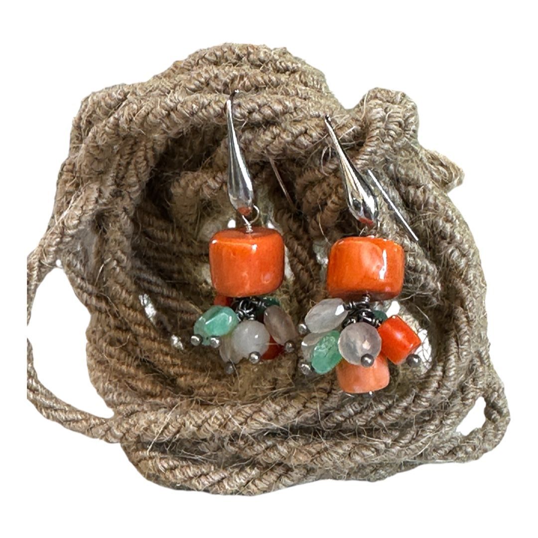 Orecchini in argento con corallo arancio,crisoprasio e quarzi-Ventura Gioielli Orecchini in argento con corallo arancio,crisoprasio e quarzi-Ventura Gioielli