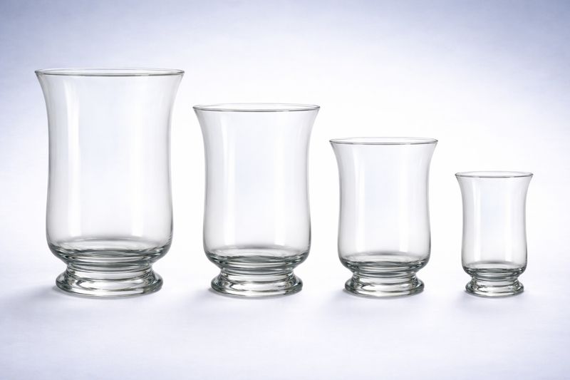 Windlichtvasen aus klarem Glas in vier Größen, ideal für Gravur