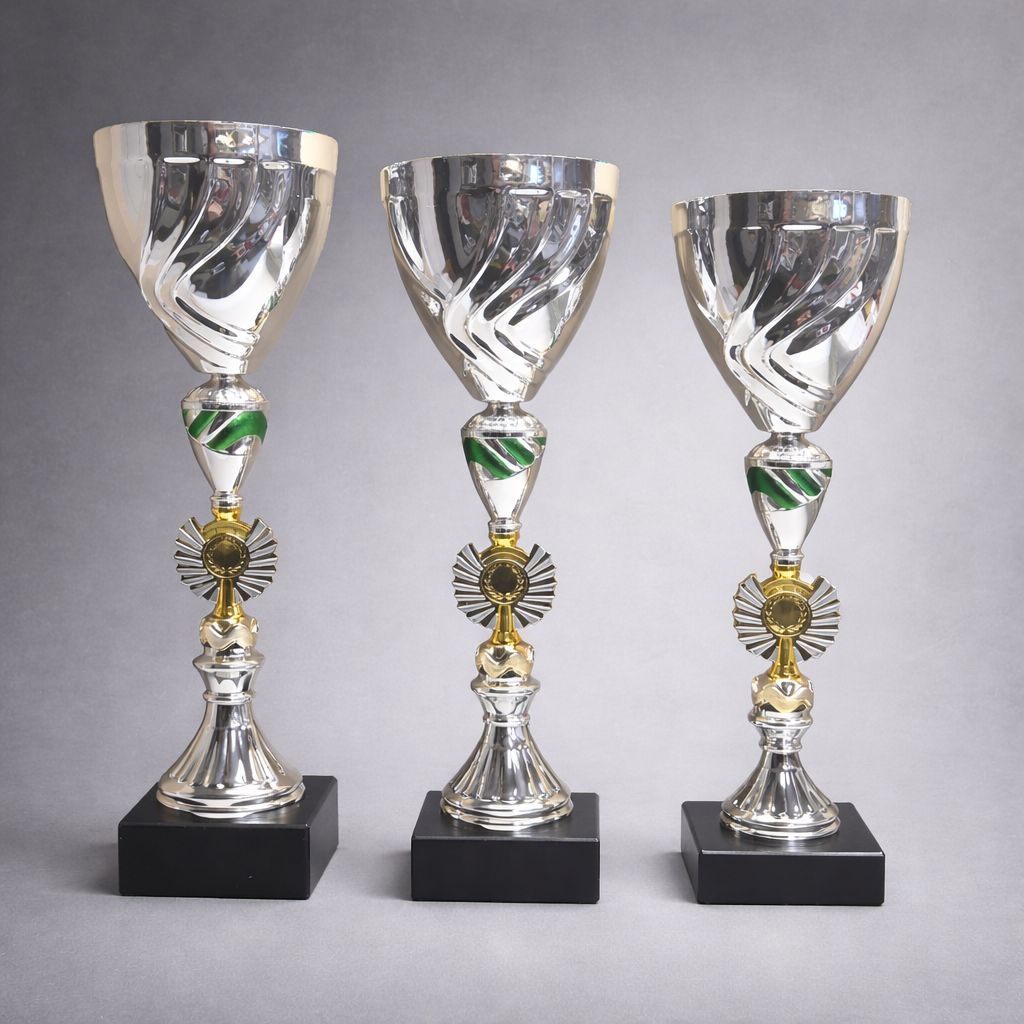 Pokal Silberpokal Dynamo mit Spiraldesign, grünem Dekor und Marmorsockel in drei Größen