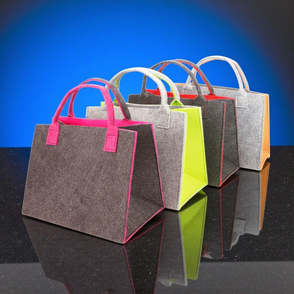 Zweifarbige Filztaschen in verschiedenen Farbkombinationen