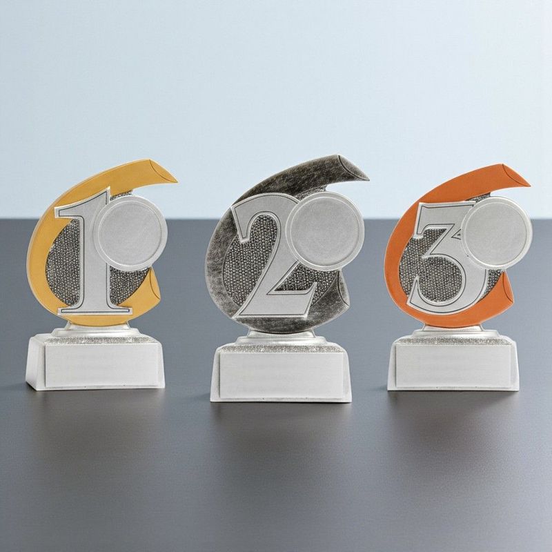 Resinfiguren Top 3 für Platzierungen 1 2 3 mit Emblemaufnahme