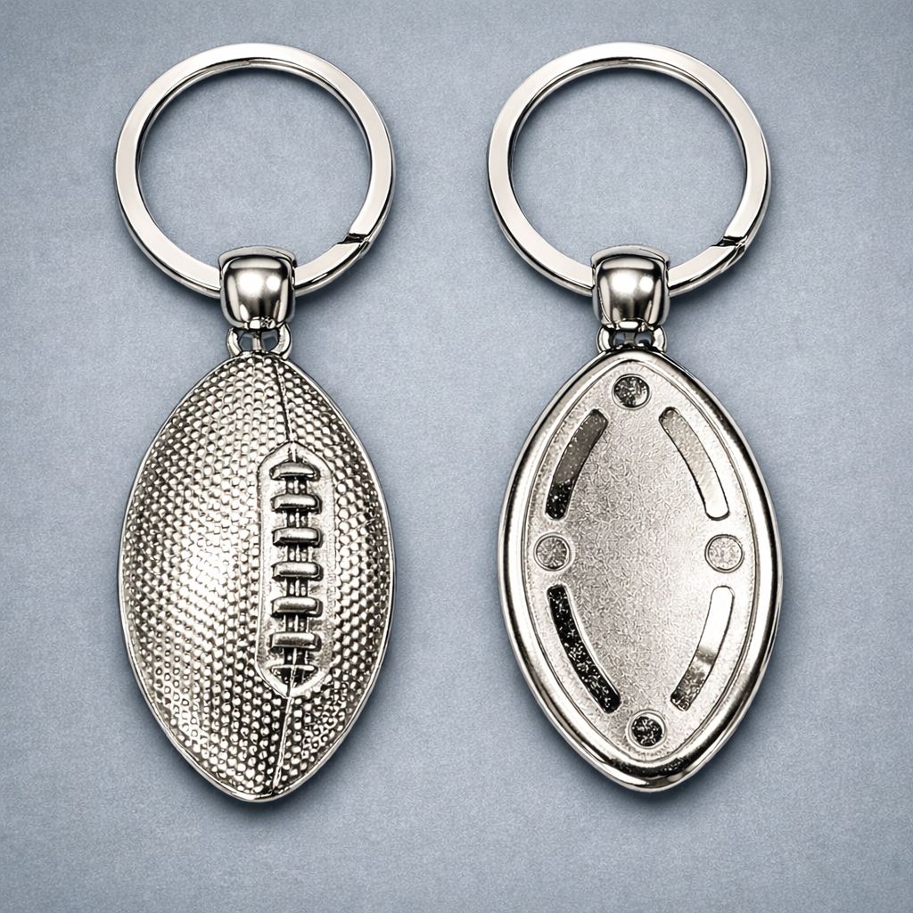 Metall Schlüsselanhänger American Football silberfarben mit Gravurfläche