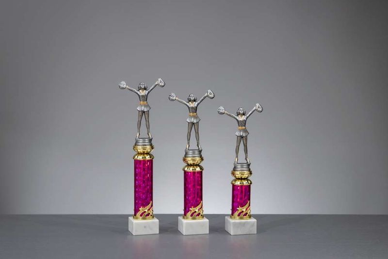 Cheerleader Standtrophäe Pink Gold mit silberner Figur auf Marmorsockel