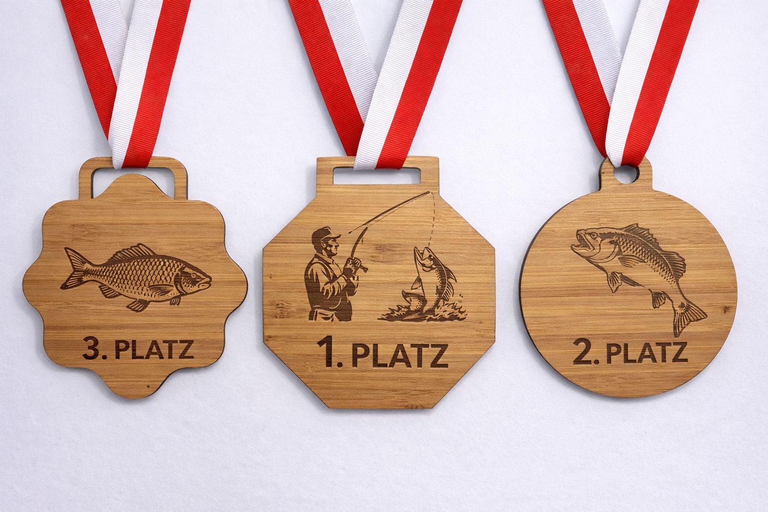 Holzmedaille natur in verschiedenen Formen mit individuellem Design
