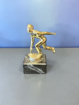 Stocksport Schraubfigur Metall Spieler auf Marmorsockel, ab € 15,00 Stocksport Schraubfigur Metall Gold