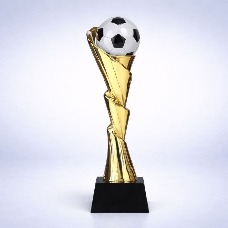 Design Fußballtrophäe mit Kristallglas Ball auf schwarzem Glassockel goldfarben