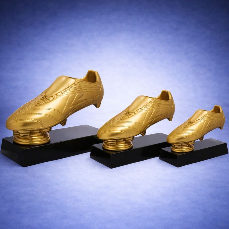 Torjäger Trophäe Goldener Schuh goldener Fußballschuh auf Sockel Greinecker Pokale Salzburg