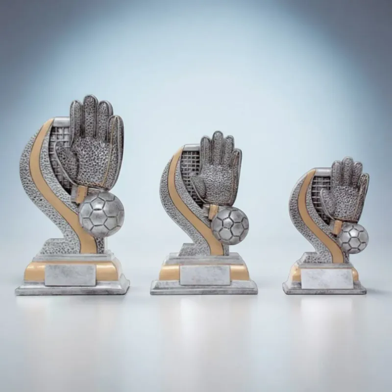 Torwarttrophäe Iron Keeper Fußball Resin Pokal mit Handschuh Greinecker Pokale Salzburg