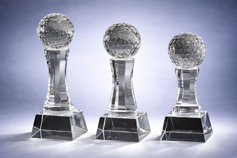 Golfaward Crystal Masters aus Vollglas mit Glasgolfball