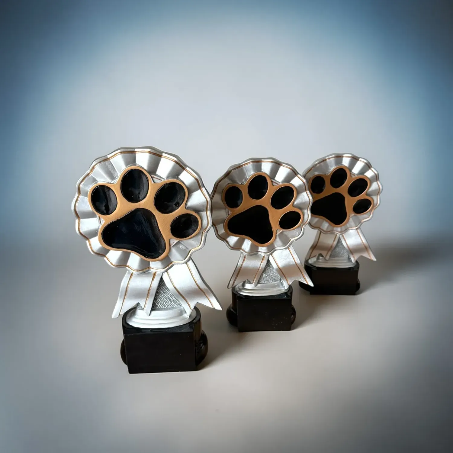 Resintrophäe „Pfote“ ab € 16,00 Trophäe Pfote aus Resin auf Sockel – Hundesport Auszeichnung