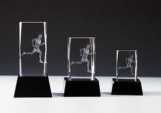 3D Glasblock Trophäe Läufer mit Glassockel, für Laufsport 