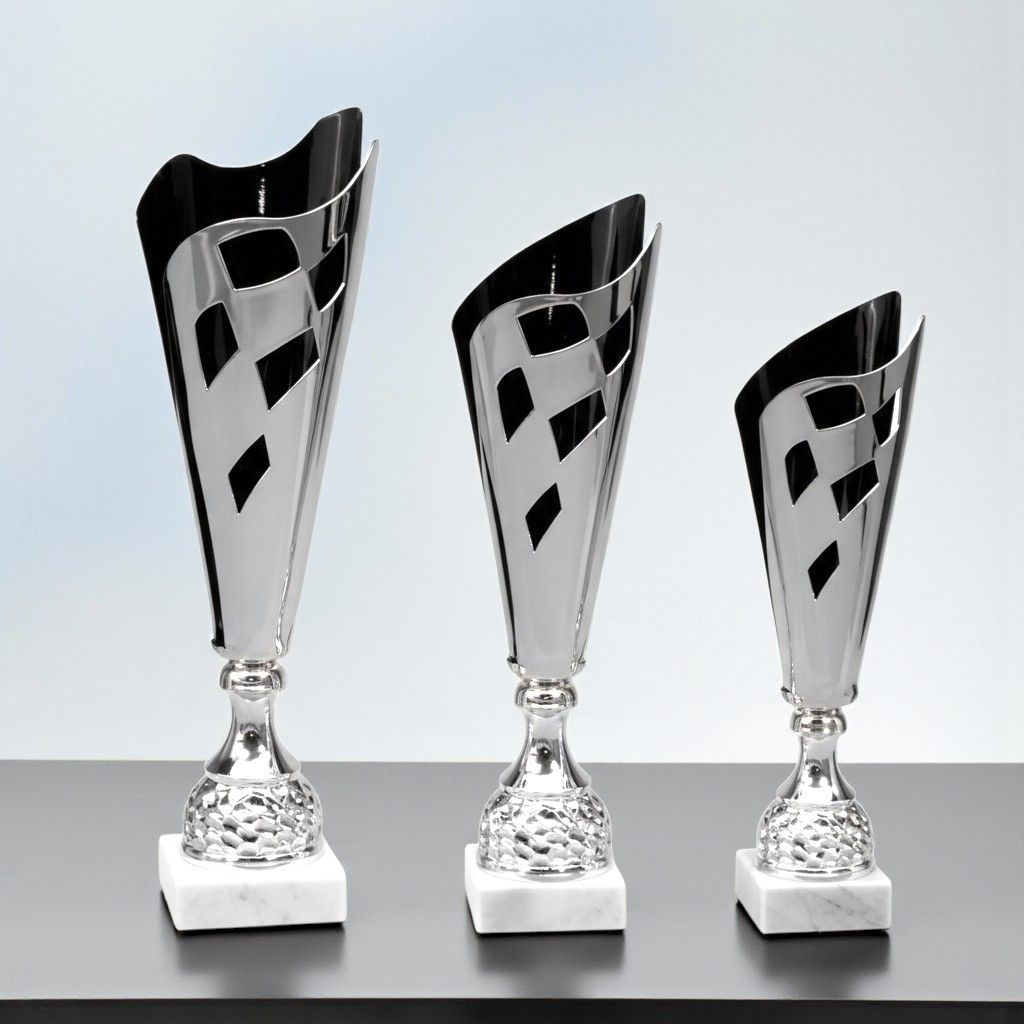 Motorsport Pokal Zielflagge Silberoptik auf Marmorsockel 3 Größen