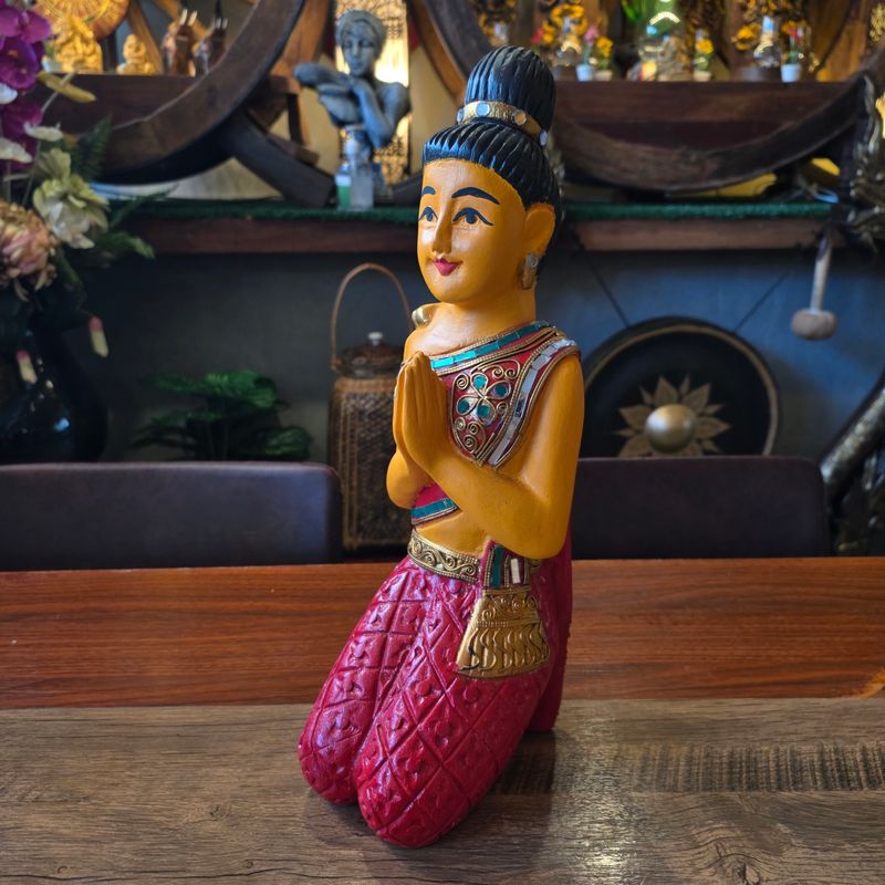 Sawasdee lady 53cm - Seated/Red skirt